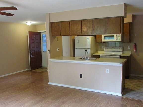 3rd image of 3 Bolton Ct #3