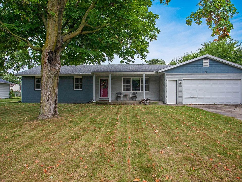 1st image of 90 Greenway Dr