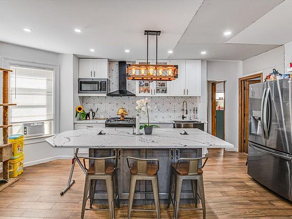 3rd image of 85 Orchard St #1