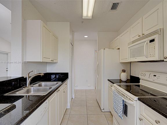 5th image of 21130 SW 87th Ave APT 303