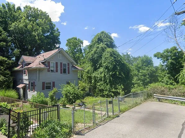 212 Bird Ct, South Charleston, WV 25303