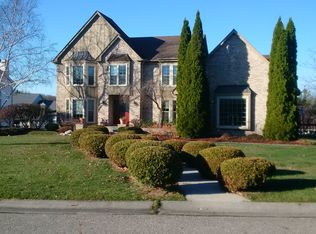 6836 Ravines Cir, West Bloomfield, MI 48322