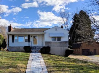 409 Sherwood Rd, Bristol, VA 24201