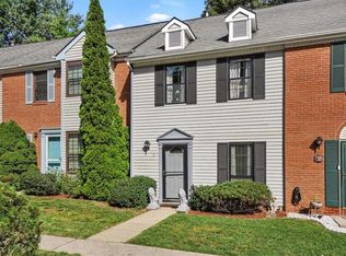 13 Poplar Cir, Peekskill, NY 10566