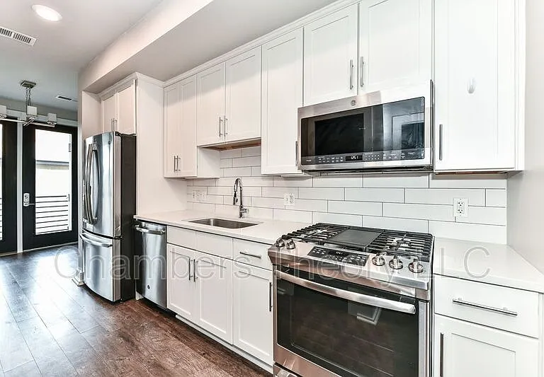 1800 Mount Vernon Ave #208 — Photo 1