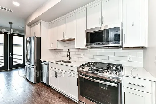 1800 Mount Vernon Ave #208 Photo 1