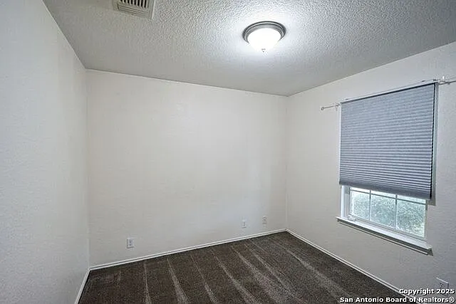 419 Aaron Ln — Photo 3