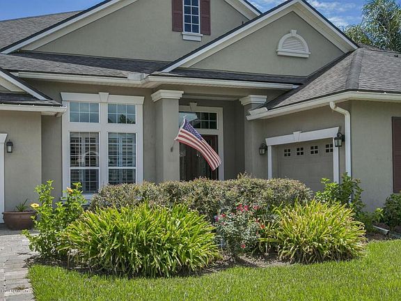 2nd image of 204 Berry Farm Ln