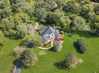 25948 N Arrowhead Dr, Mundelein, IL