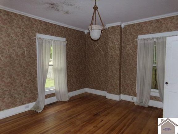 5th image of 621 S 2nd St