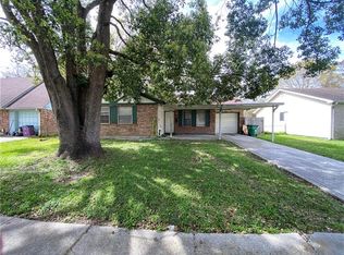 208 Bienville Dr, Gretna, LA 70056