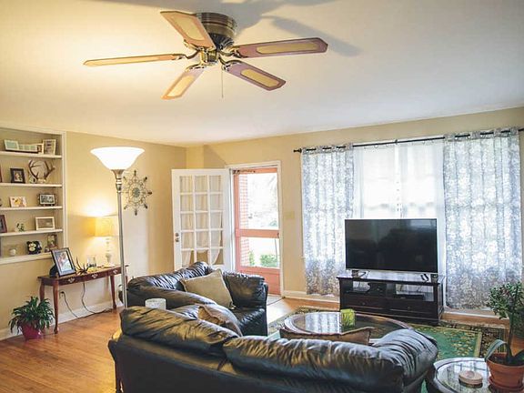 5th image of 1238 Camellia Dr