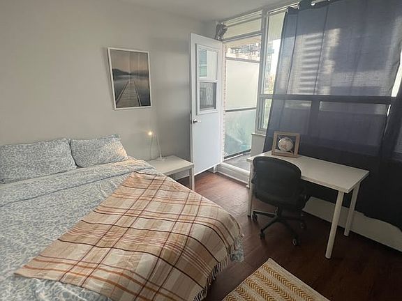 2nd image of 111 Davisville Ave #617B