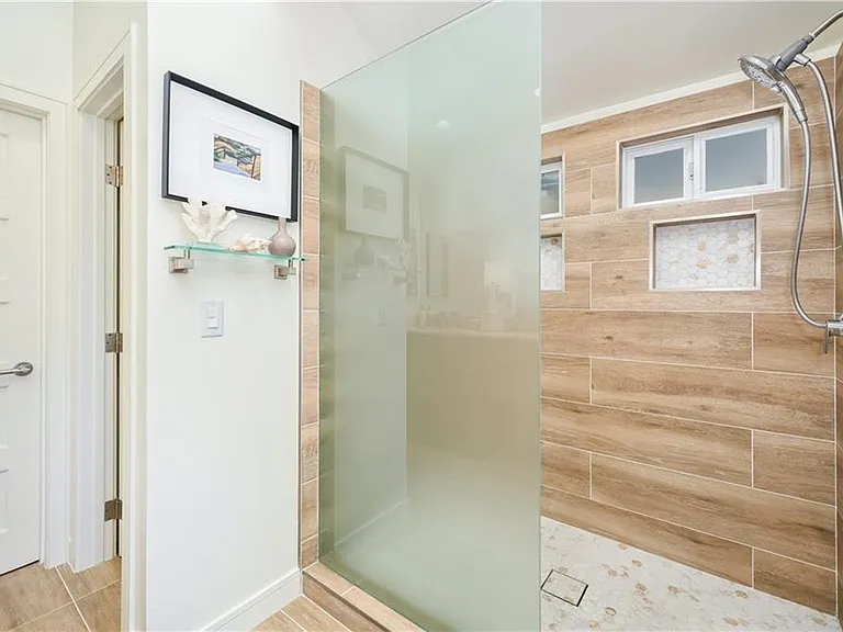 24472 Overlake Dr — Photo 28
