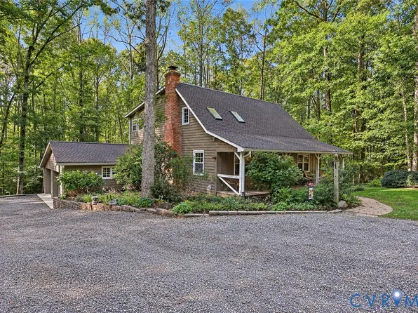 2401 Dorothea Ln, Maidens, VA 23102