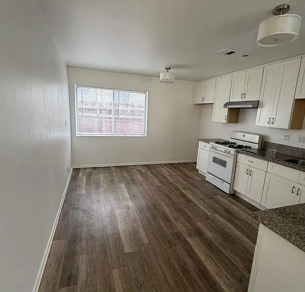 263 S Lemon St #B — Photo 2