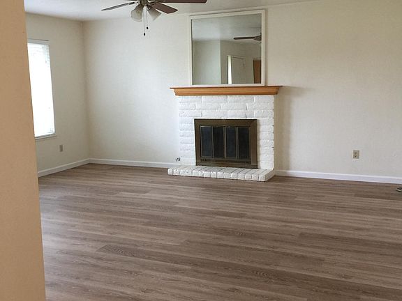 3rd image of 6004 Woodglade Ave