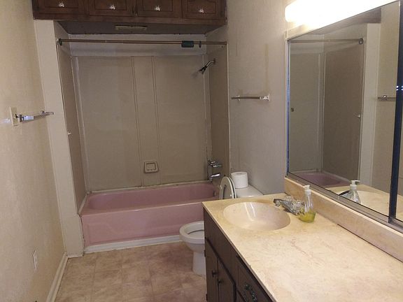 4th image of 718 S 19th St