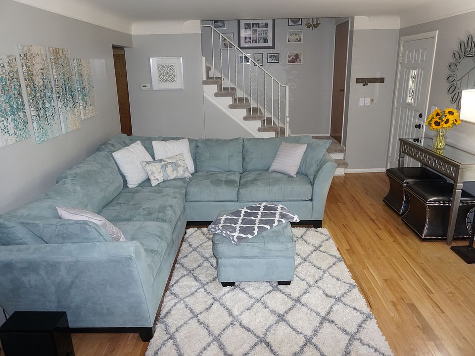 1st image of 34276 Grove Dr