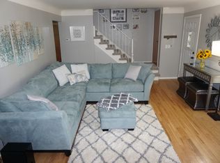 34276 Grove Dr, Livonia, MI 48154