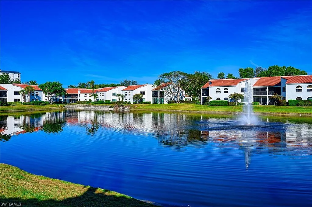 613 Beachwalk Cir — Photo 3