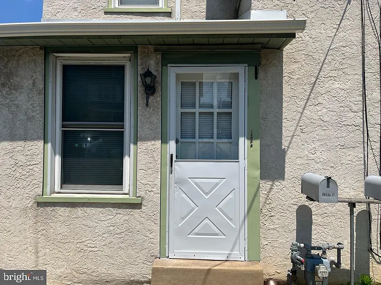1202 Huntingdon Rd — Photo 3