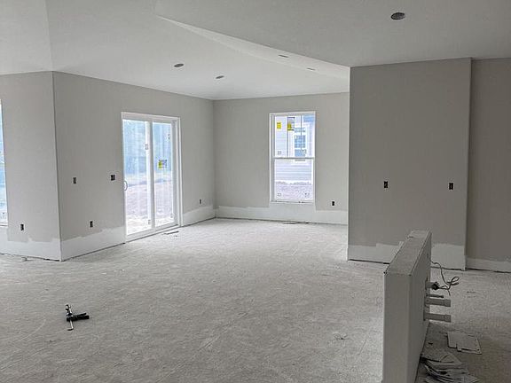 4th image of 330 Limestone LANE