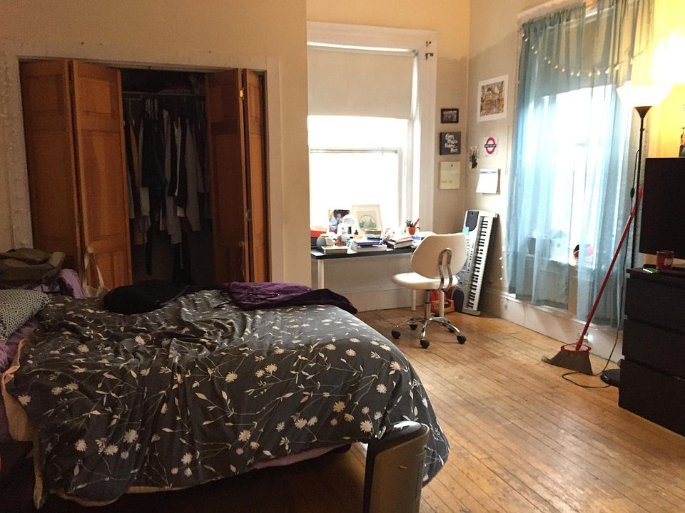 2nd image of 460 Park Dr #4F