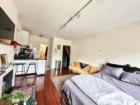 2nd image of 309 E 37th St #3V