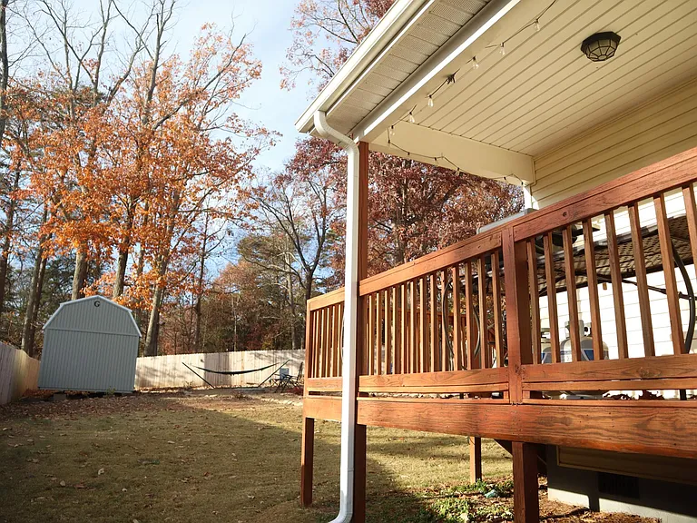 203 Paris View Dr — Photo 7