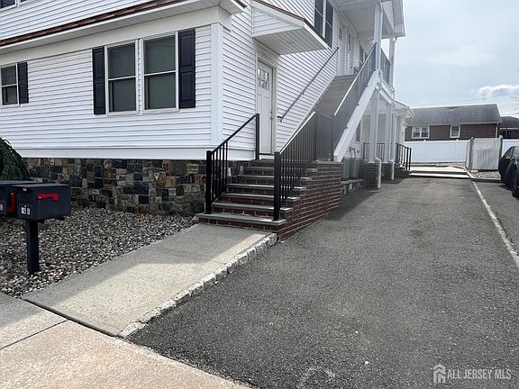 2nd image of 16 E Kupsch St APT C