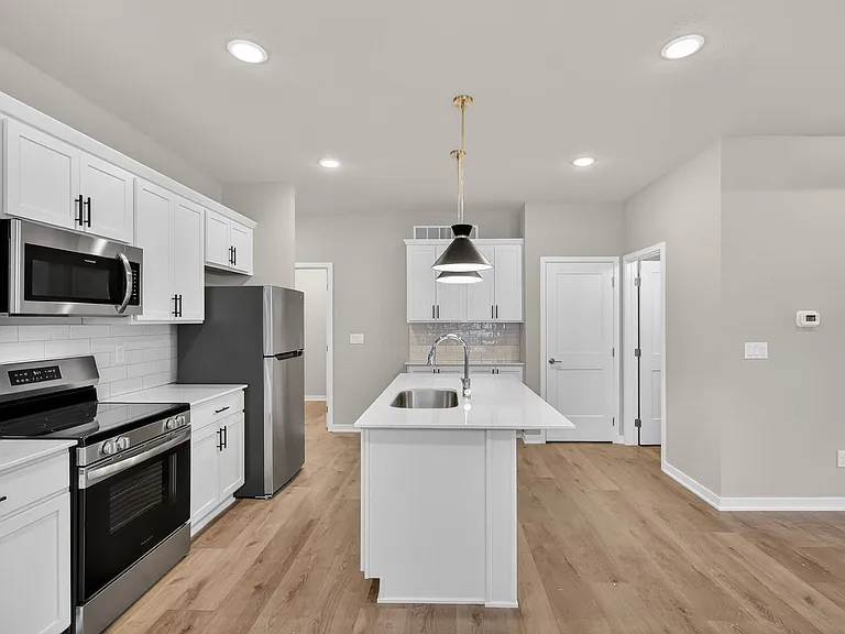 Lexington Park Townhome Rentals — Photo 27