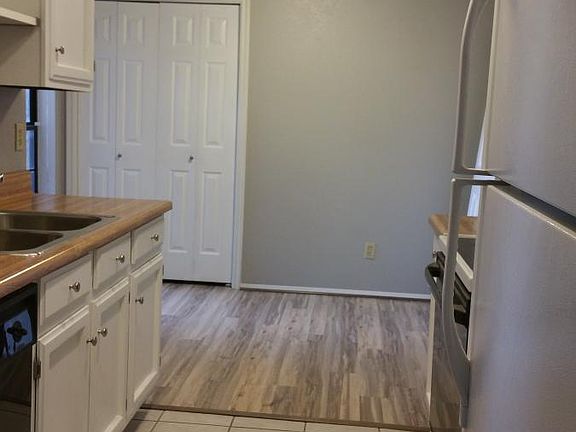 Kitchen to dining area-2017