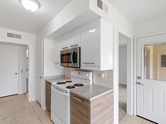 3rd image of 12922 W CASTLE ROCK Drive