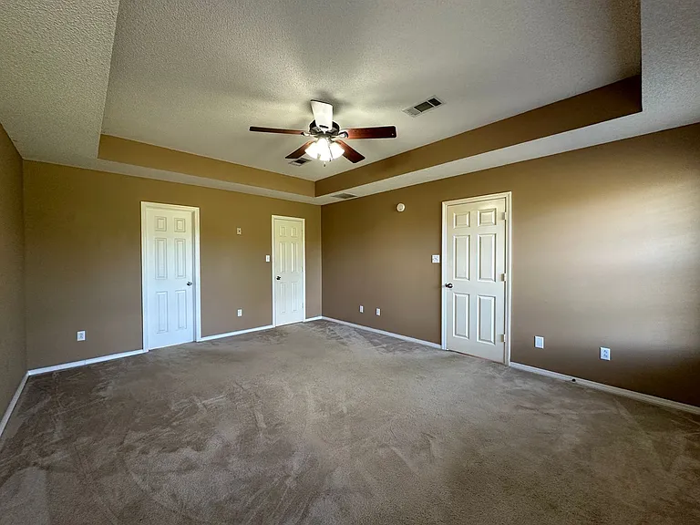 2713 S 87th Dr — Photo 14