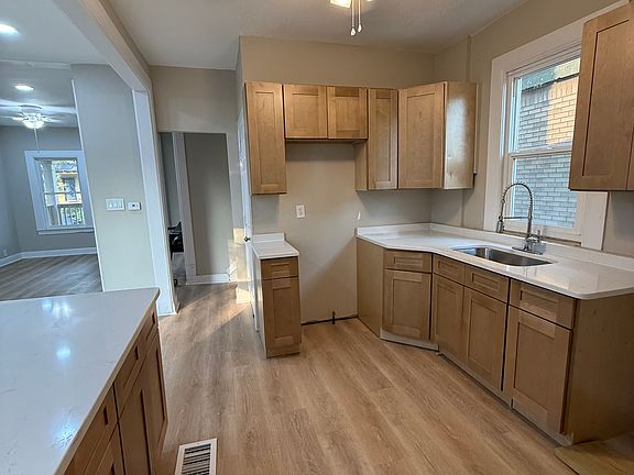 3rd image of 6175 Avery St