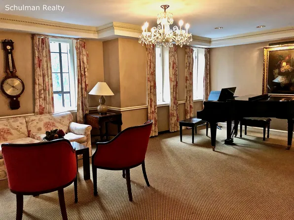 353 West 56th Street image 21 of 22