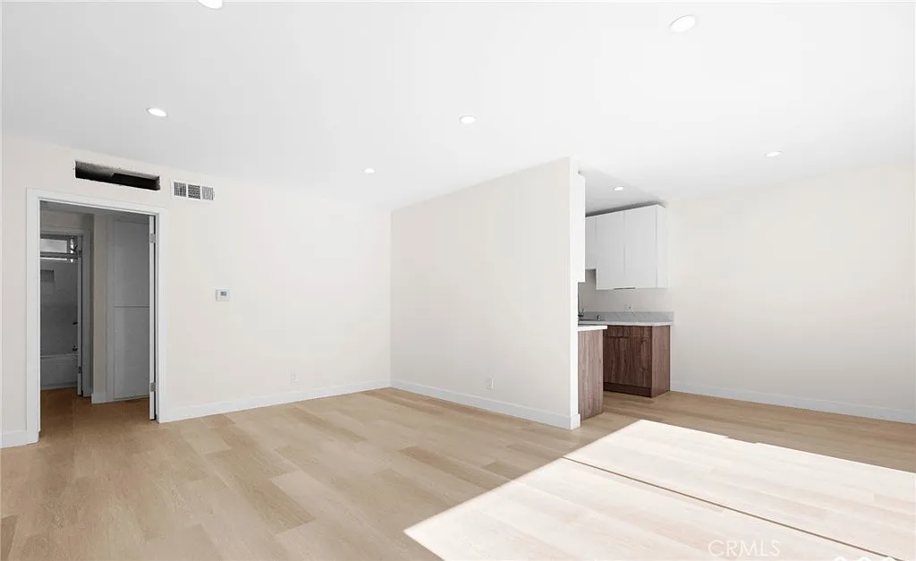 Building Photo - 7961 Willis Ave #18