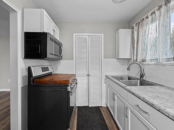 5th image of 3632 15th Avenue Ct