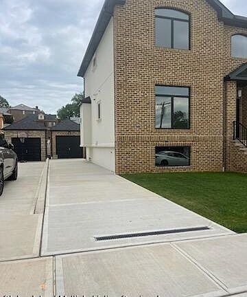 3rd image of 7 Frosinone Ln