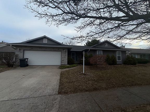 3rd image of 1809 Autumn Ridge Dr