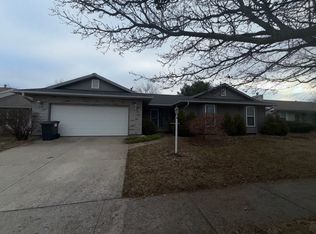 1809 Autumn Ridge Dr, Urbana, IL 61802