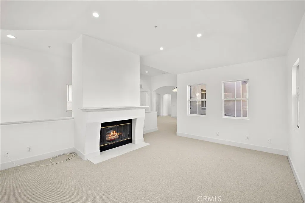 2 bed, 1483 sqft, $6,000 — Photo 3
