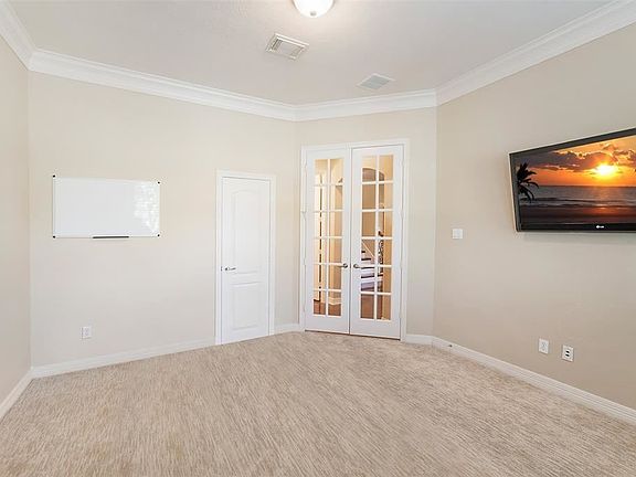 5th image of 18611 N Thomas Shore Dr