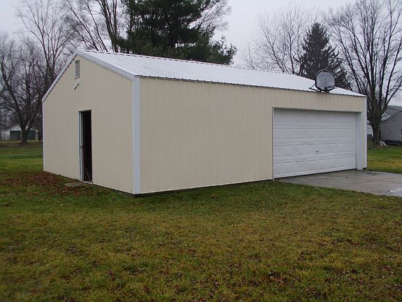 Garage/Work area