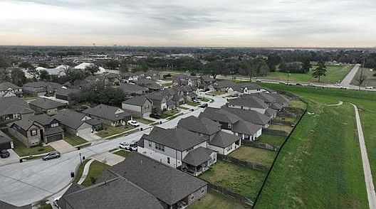 3rd image of 11711 Glossy Oak Ln