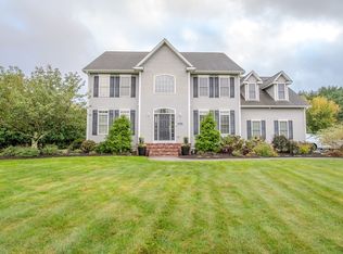 6 Evergreen Dr, Acushnet, MA 02743