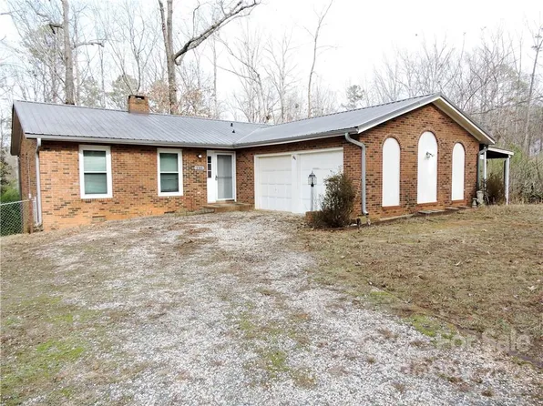 135 Homestead Ct, Mount Gilead, NC 27306
