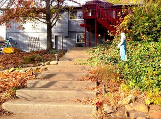 1530 Angelcrest Dr, Medford, OR