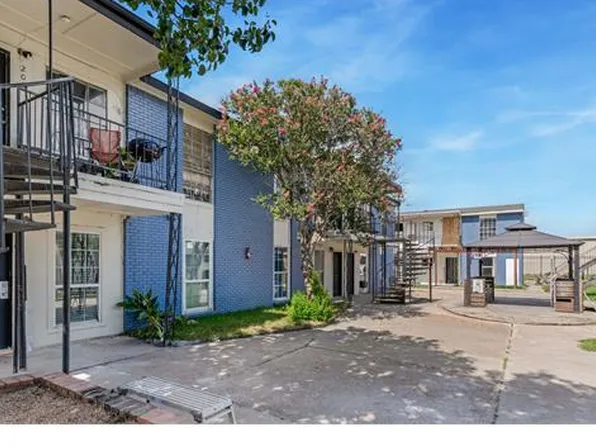 122 E Crosstimbers St, Houston, TX 77022